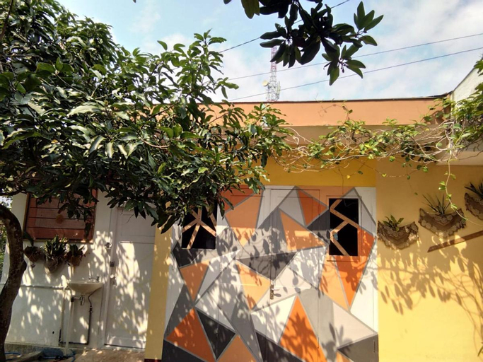 homestay 3 kamar voski samping jatim park 1, , Malang