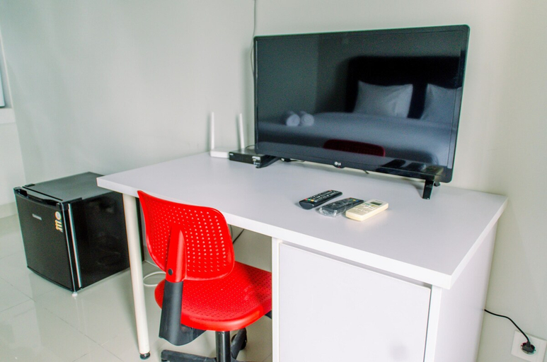 Others 4, Cozy Stay Studio Room at Beverly 90210 Apartment, Tangerang