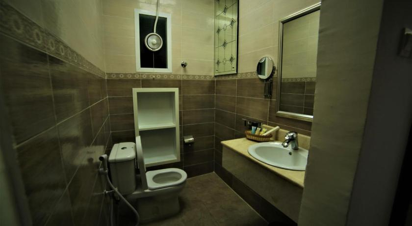 Bathroom, Al Dyafa Hotel Suites, Salalah