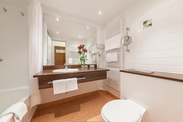 Bathroom, Novum Hotel Bremer Haus, Bremen