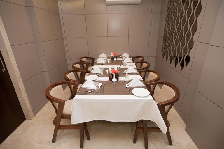 Food & Drinks, VOXTON INN, Thane
