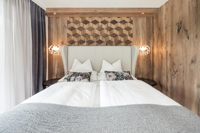Bedroom 3, Quellenhof Luxury Resort Passeier, Bolzano