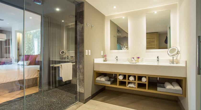 Bathroom, Secrets Riviera Cancun All Preferred-Adults Only, Benito Juárez