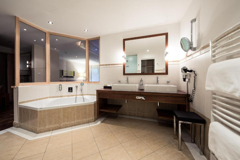 Bathroom 4, Quellenhof Luxury Resort Passeier, Bolzano