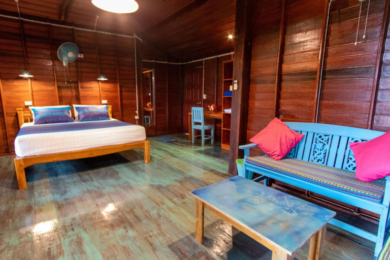 Bedroom, Baan Kiao resort Koh Phangan. Family and studio bungalows, Ko Phangan