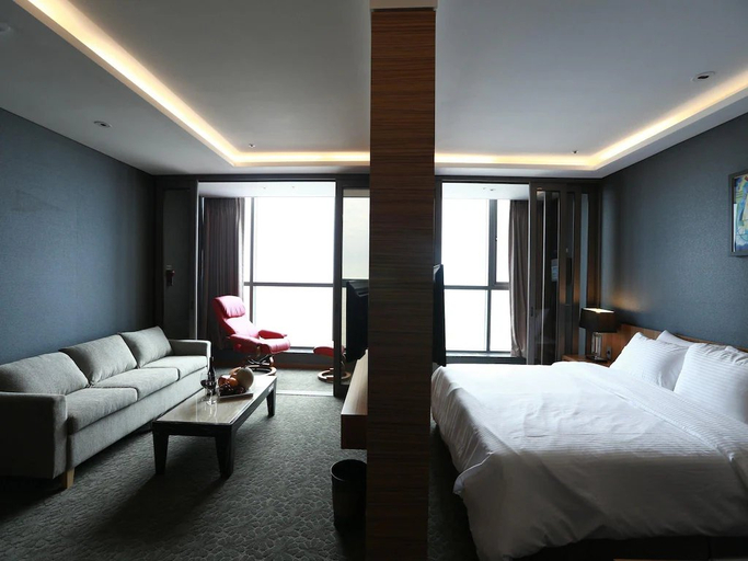 Bedroom 3, HOTEL SOLAIRE , Boryeong