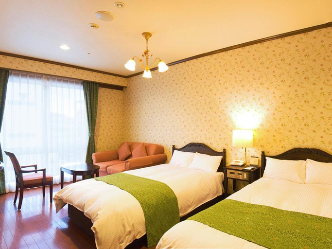 Bedroom 2, Old England Dogo Yamanote Hotel, Matsuyama