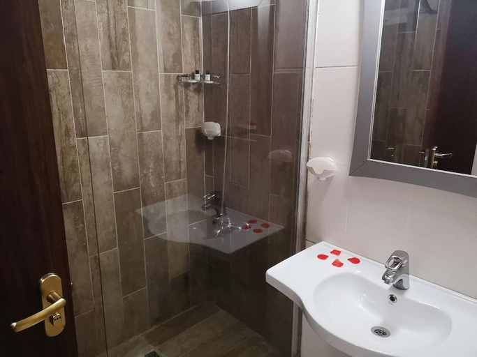 Bathroom 3, Grand Center Boutique Hotel, New York