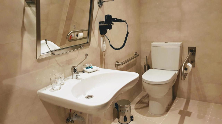 Bathroom 4, Porto City Hotel, Porto