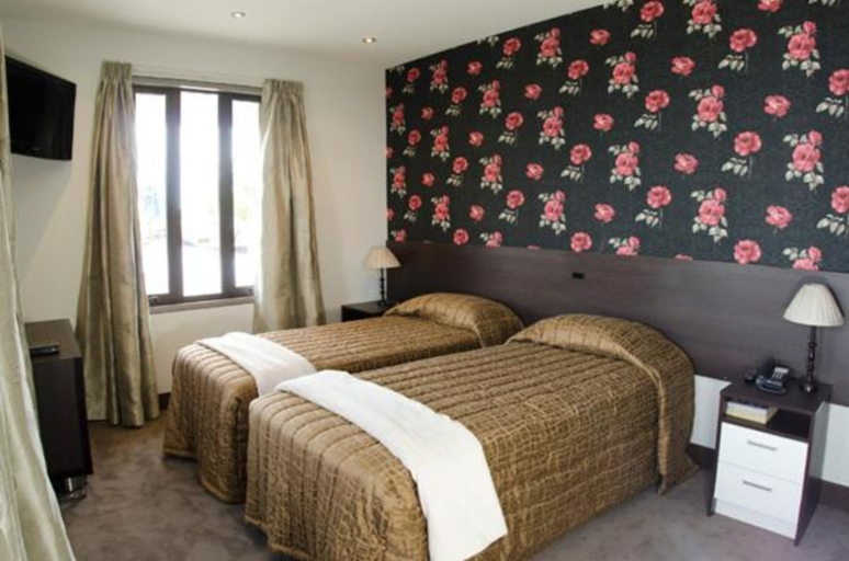 Bedroom 5, The Famous Grouse Hotel, Selwyn