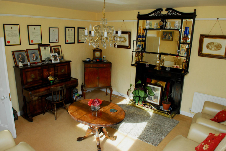 Others 5, Weston House