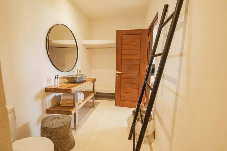 Bathroom 2, Luxury 2 bedrooms villa Putih Pererenan, Badung