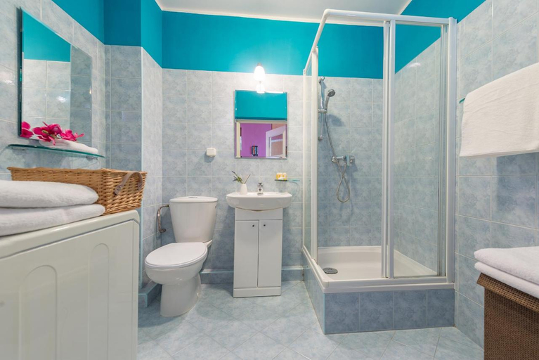 Bathroom 4, P&O Bielany 4, Warsaw
