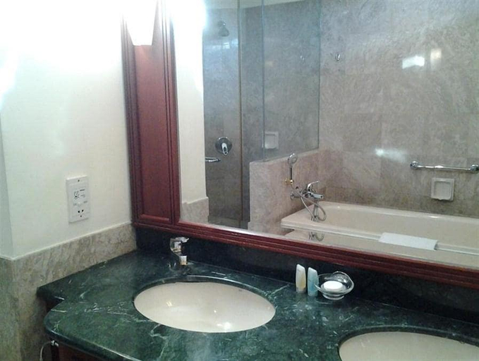 Bathroom 3, Times Square Suites by Luna, Kuala Lumpur