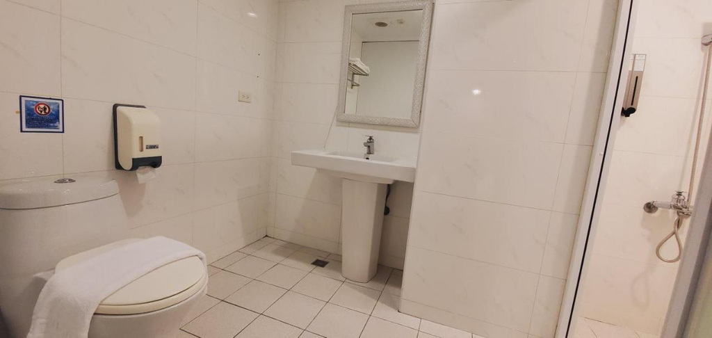 Bathroom 4, Ximen Garden Hotel, Taipei City