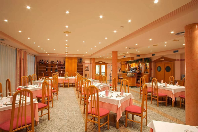 Food & Drinks 4, Hotel Rio Cabia, Burgos