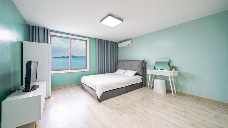Bedroom 5, Daebudo (Yeongheungdo) Sunrise Pension, Ongjin