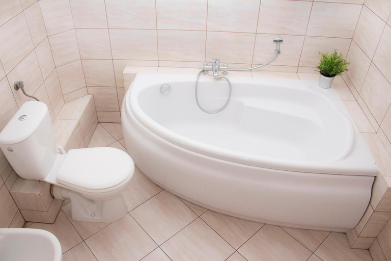 Bathroom 2, Marymont, Warsaw