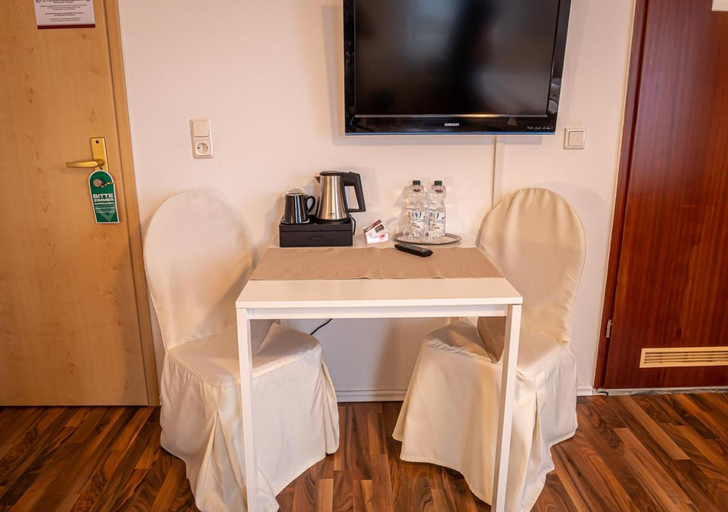Others 2, Hotel Bouzid - Laatzen, Region Hannover