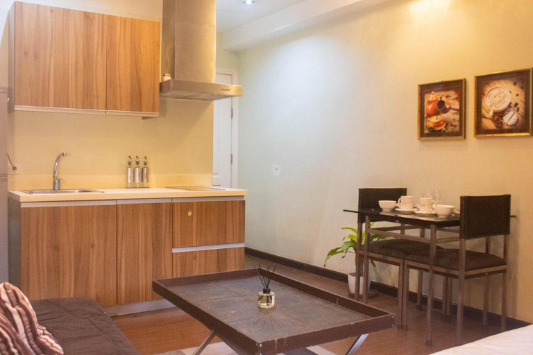 Others 5, 45th The Gramercy Residences, Makati City