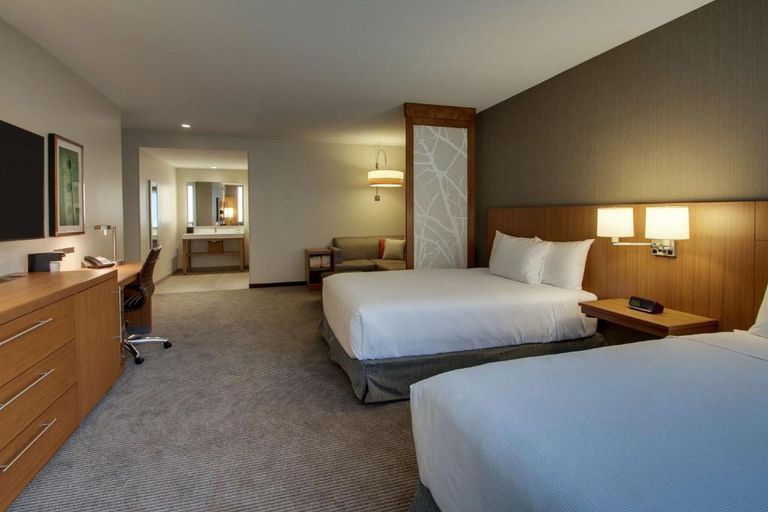 Bedroom 3, Hyatt Place Milwaukee Downtown, Milwaukee