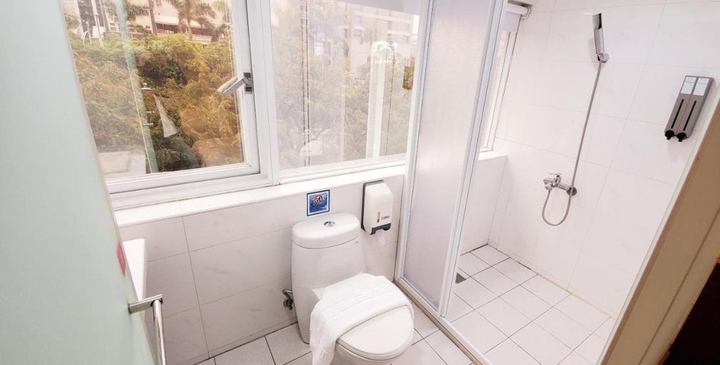 Bathroom 2, Ximen Garden Hotel, Taipei City