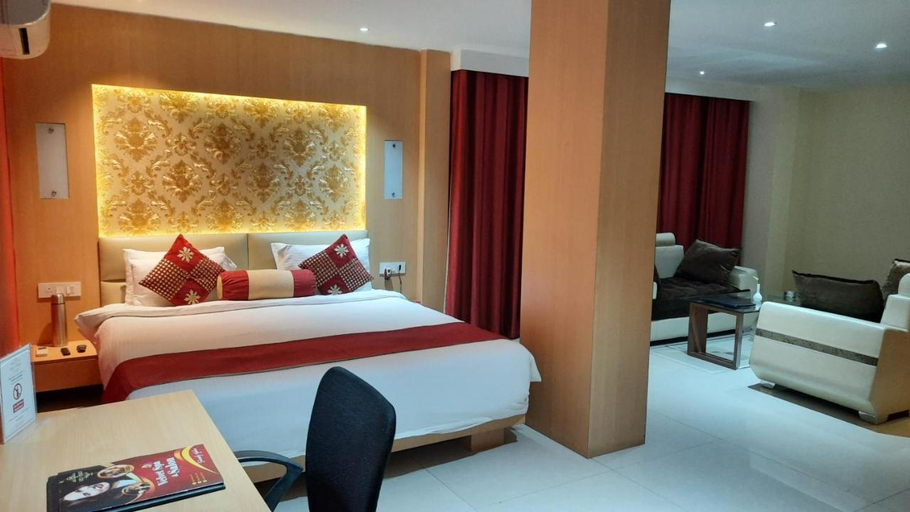 Bedroom 4, The Red Velvet Hotel, Patna