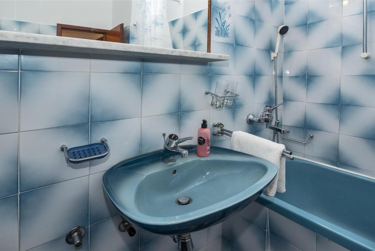 Bathroom 3, Apartments Iskra, Split