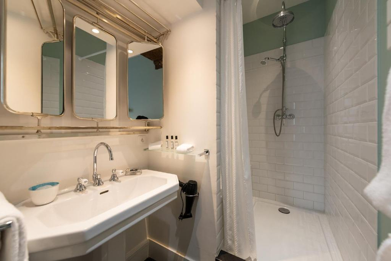Bathroom 4, 1Er Etage Marais, Paris