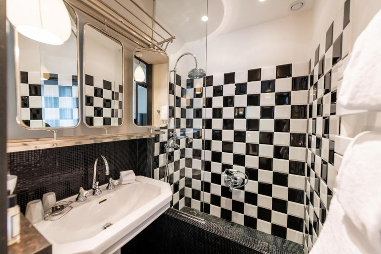 Bathroom 4, 1Er Etage Marais, Paris