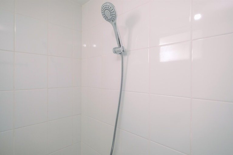 Bathroom 5, Cozy 2BR Bassura City Apartment, Jakarta Timur