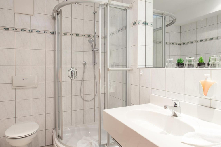 Bathroom 3, Aulmann, Trier
