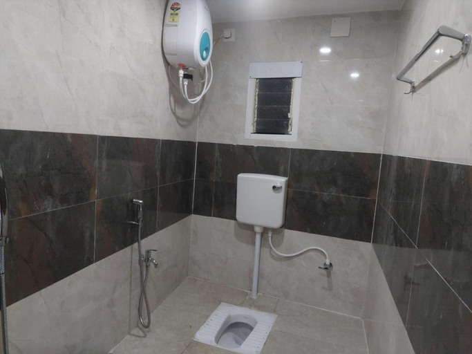 Bathroom 4, Dream Hotel, Puruliya