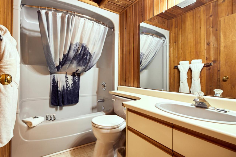 Bathroom 4, Banff Gate Mountain Resort, Division No. 15