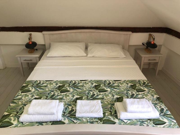 Bedroom 2, Athos Boutique Hotel