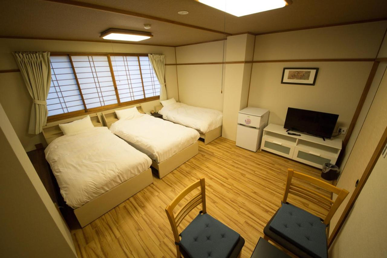 Bedroom 4, City Kaigetsu, Sumoto