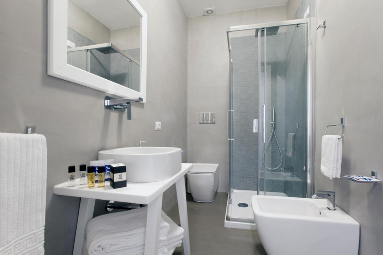 Bathroom 4, Tasso Suites, Napoli