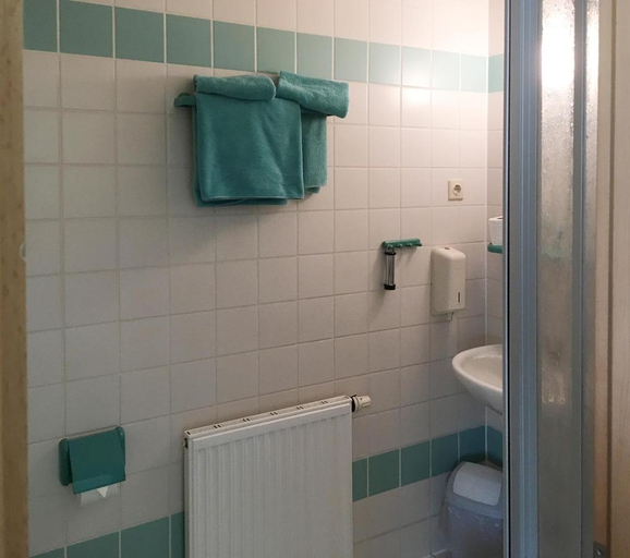 Bathroom 3, Hotel Lindenthal, Leipzig