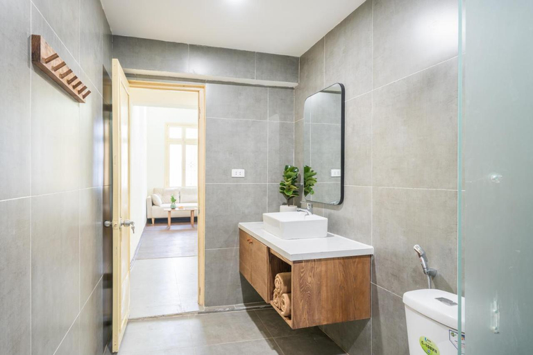 Bathroom, Rooftop 60m2 Flat/Big Balcony/Trees View/Washer, Đống Đa