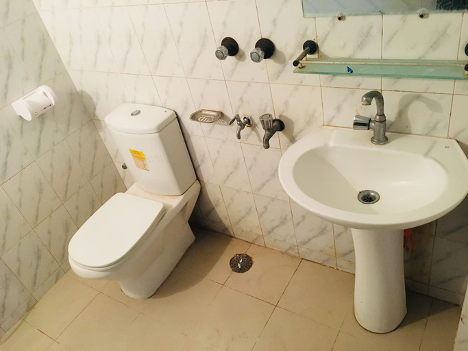 Bathroom 5, White Hall Guest House, Noakhali