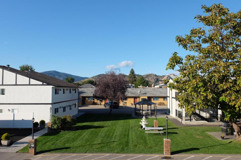 Exterior & Views 2, Oasis Inn, Central Okanagan