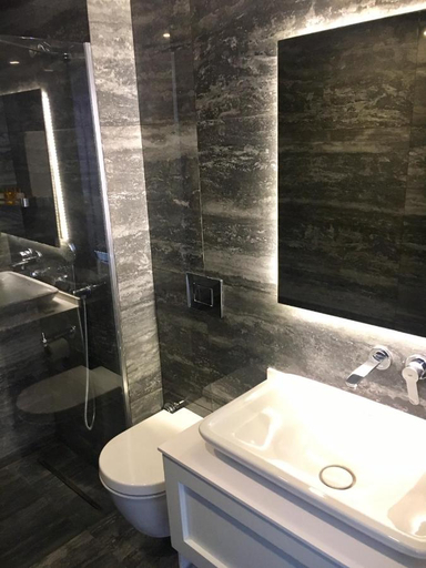 Bathroom 5, Riva Hotel Alsancak, Konak