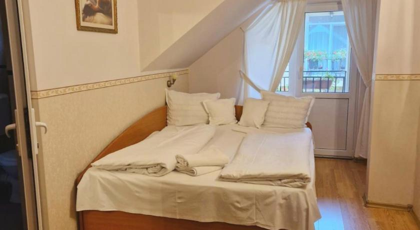 Bedroom 3, Pensiunea Veronica, Sanmartin