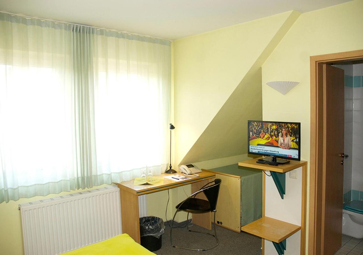 Others 5, Hotel Lindenthal, Leipzig