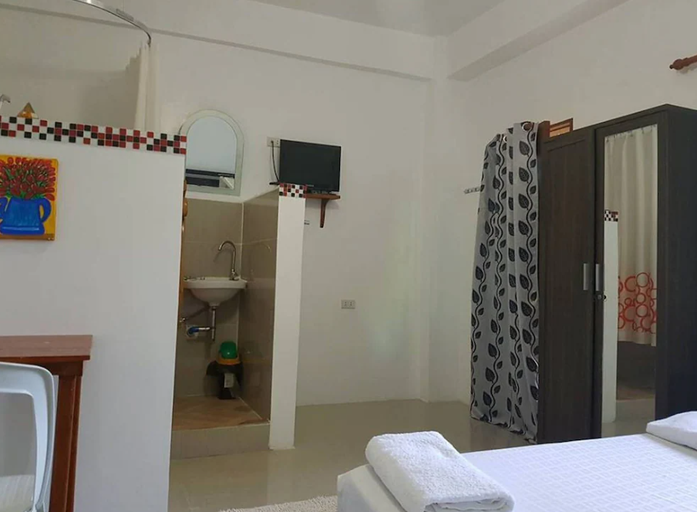 Bedroom 4, HangOut Beach & Resort, Malay