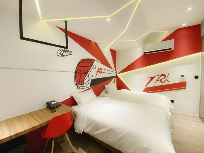 Bedroom 2, Love Tong, Yilan