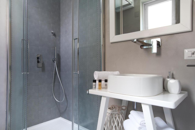 Bathroom 5, Tasso Suites, Napoli