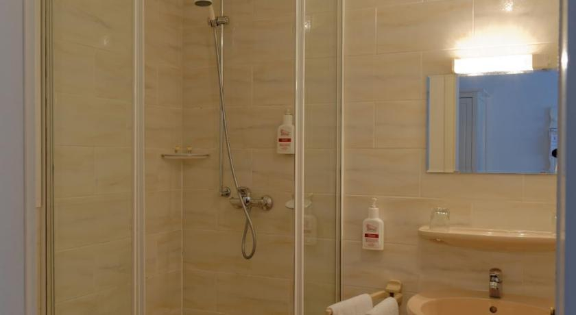 Bathroom 4, Landhotel Michaelishof, Celle
