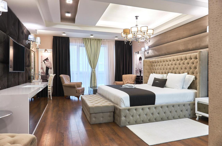 Bedroom 3, Mirror Hotel