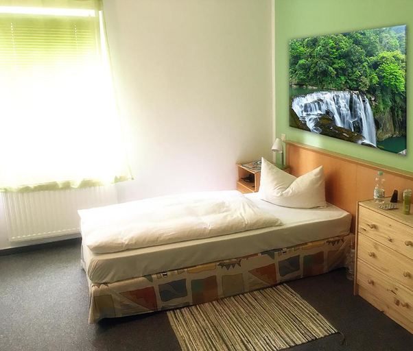 Bedroom 2, Hotel Lindenthal, Leipzig
